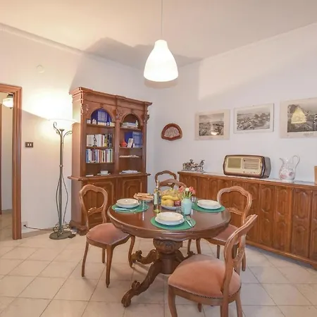 Apartment La Casa Di Emilia La Spezia